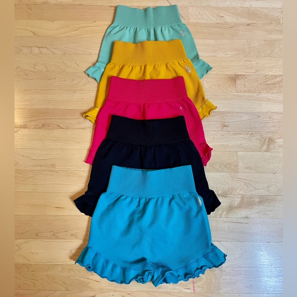 Free People - BUNDLE of 5 Shorts - Ribbed Movement Shorts - Picture 1 of 9